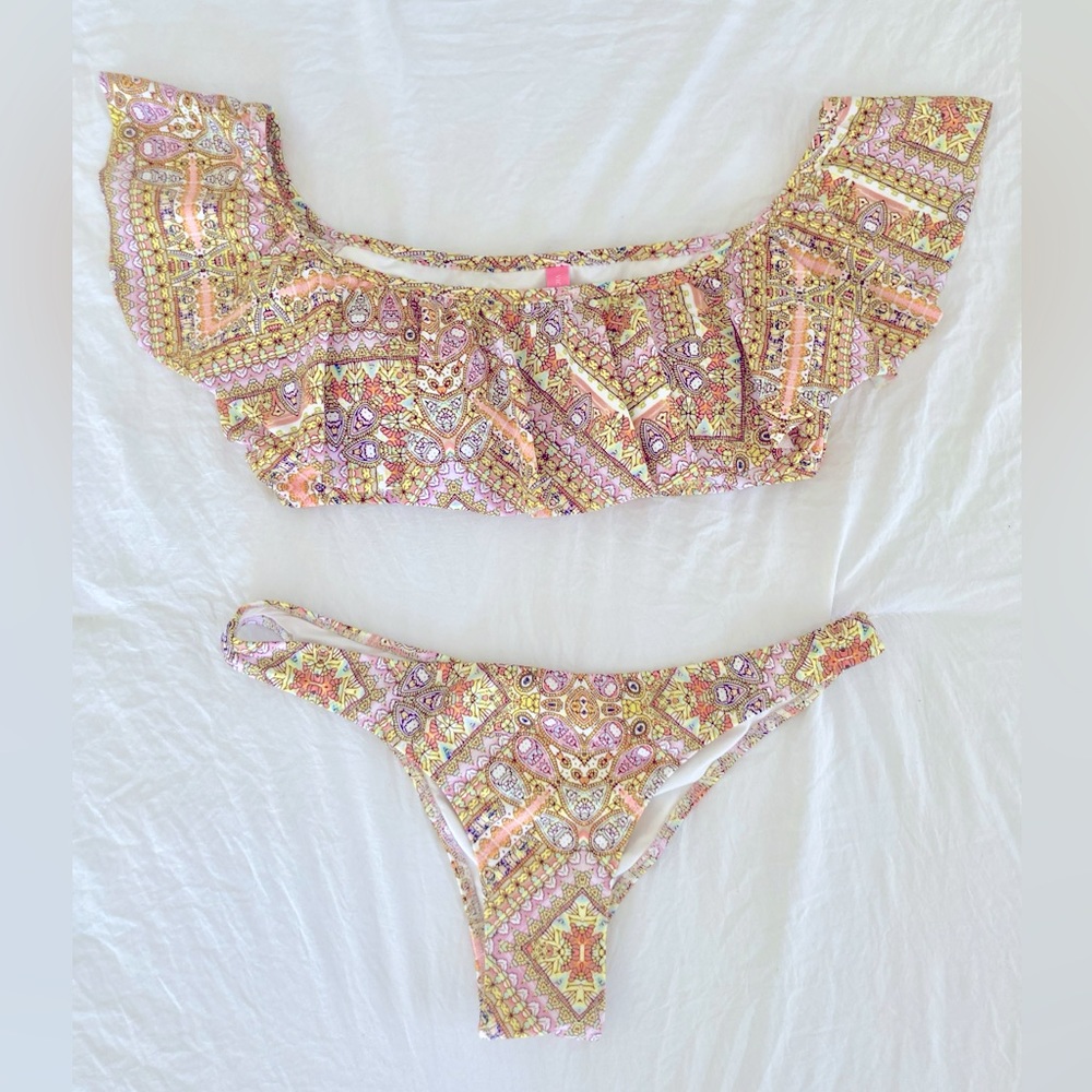Victoria’s Secret Bikini set Boho Floral Size Medium, with ruffle top, Like new